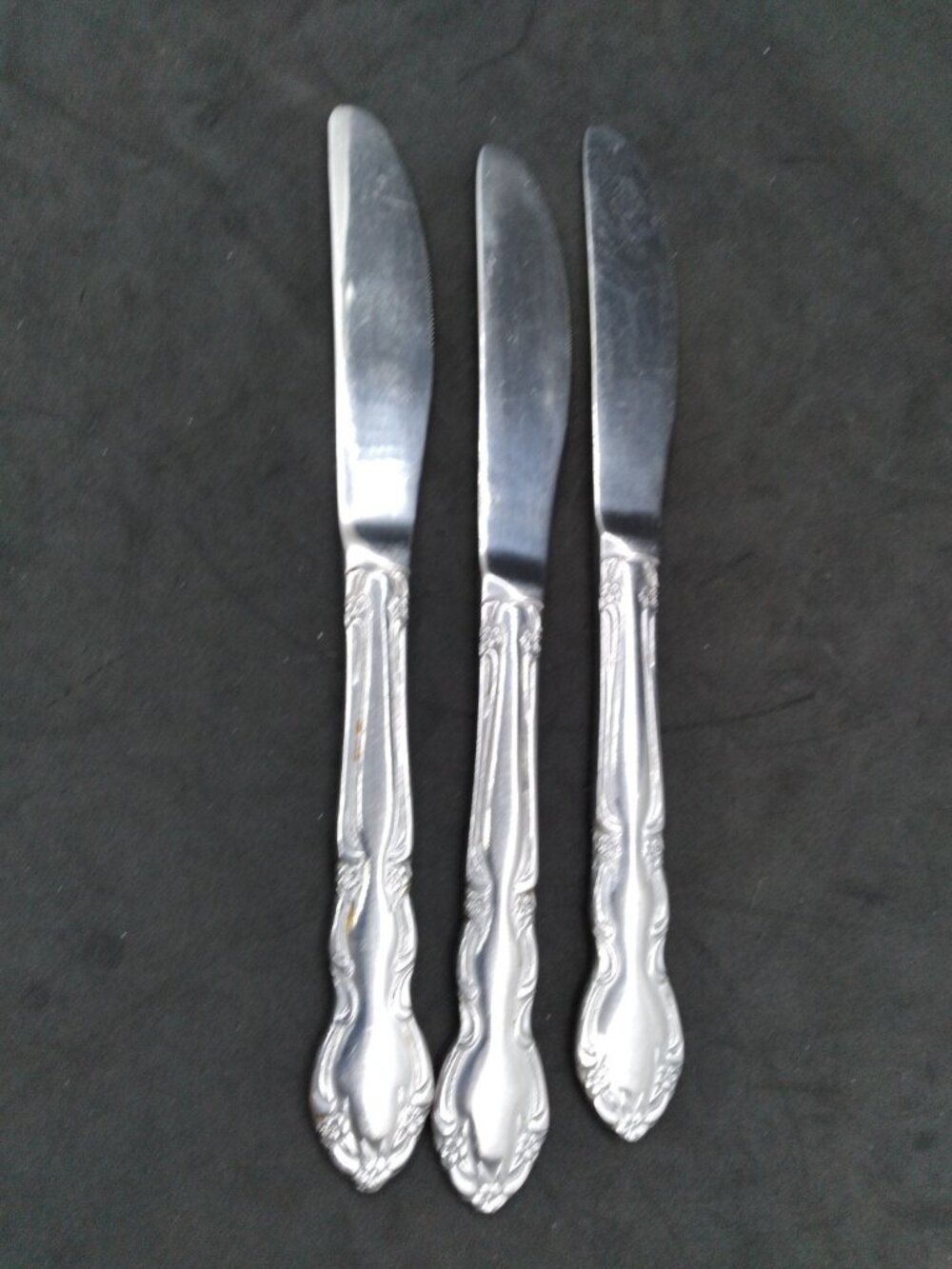 3 Knives Toulouse STYLE marked stainless china scroll rose silverware